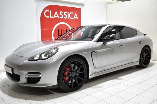 PORSCHE - Panamera Turbo