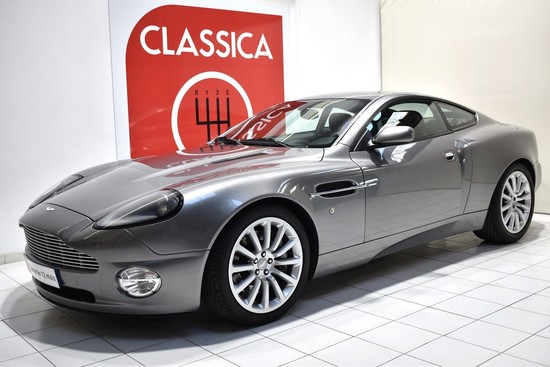 ASTON MARTIN - Vanquish V12